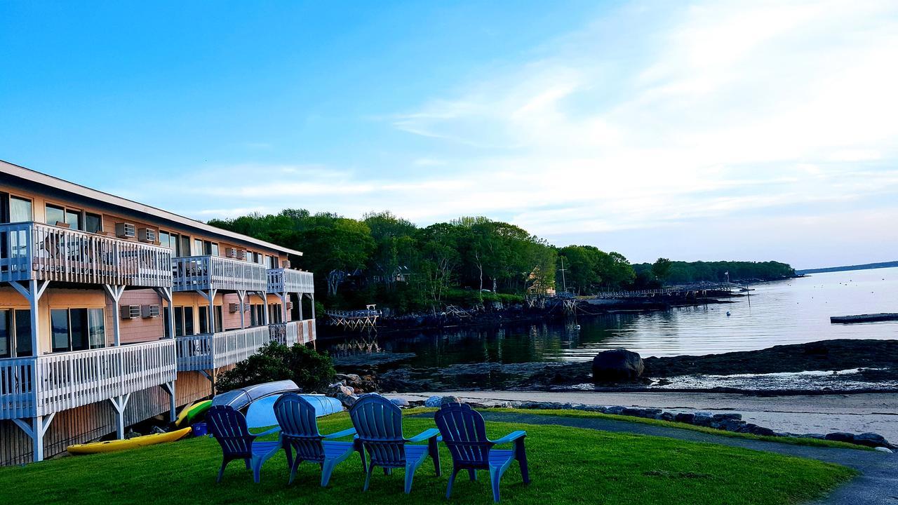 Smugglers Cove Inn Dayville Bagian luar foto