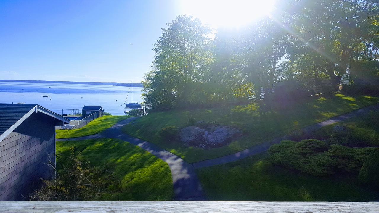 Smugglers Cove Inn Dayville Bagian luar foto