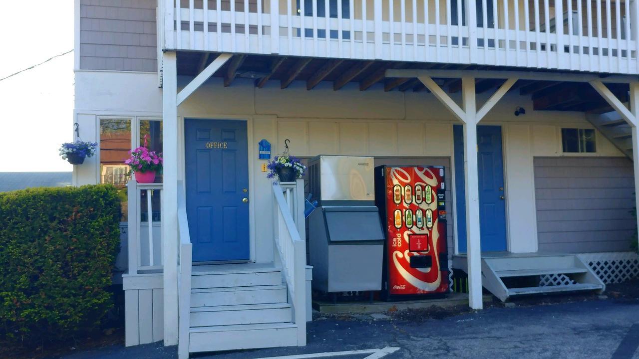 Smugglers Cove Inn Dayville Bagian luar foto