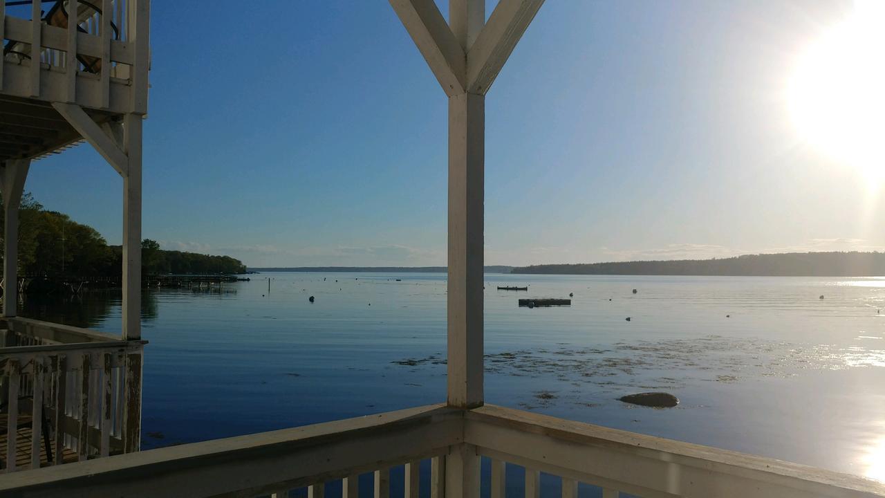 Smugglers Cove Inn Dayville Bagian luar foto