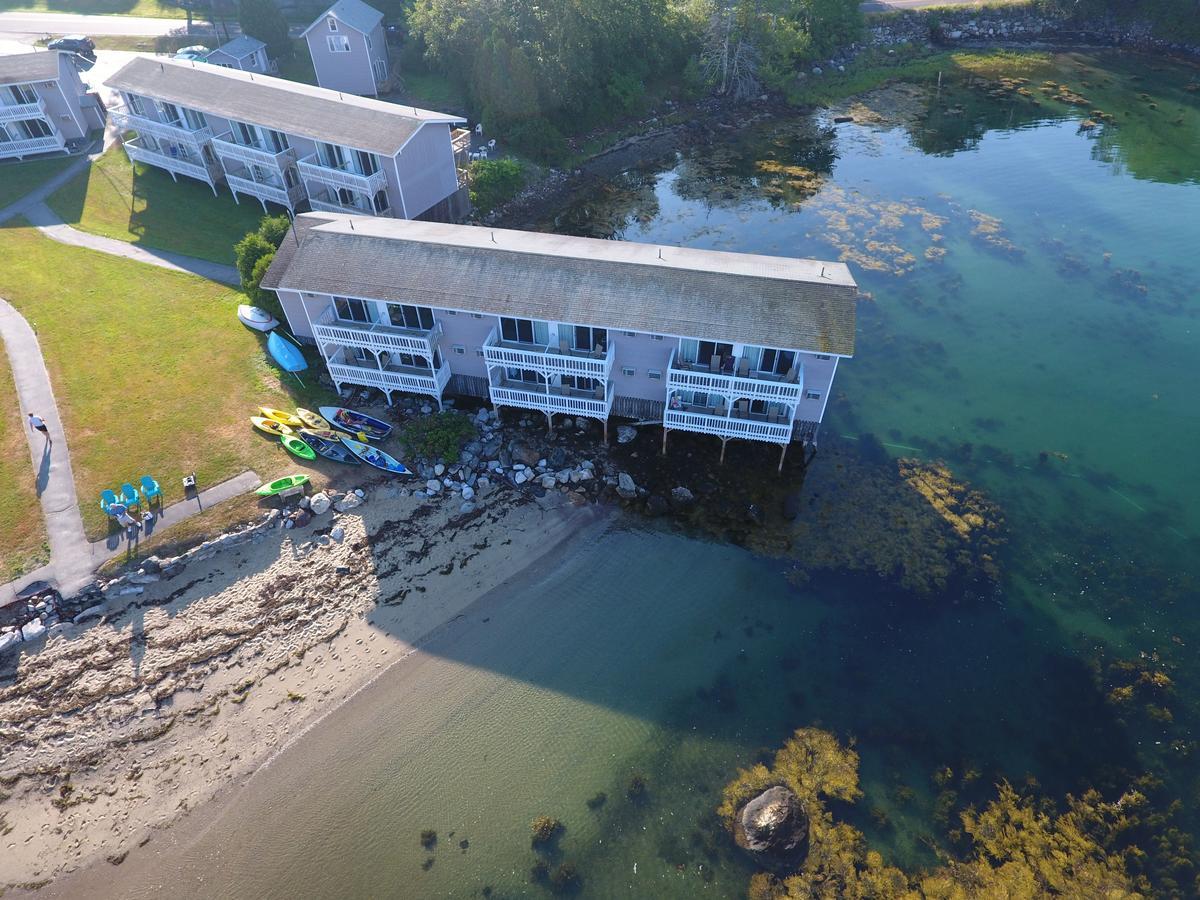 Smugglers Cove Inn Dayville Bagian luar foto