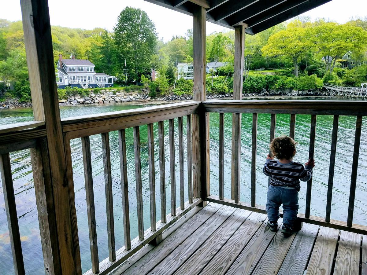 Smugglers Cove Inn Dayville Bagian luar foto