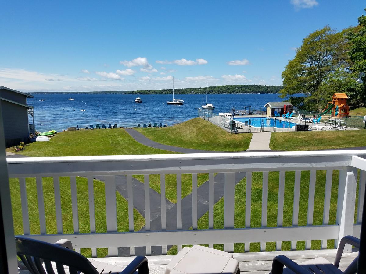 Smugglers Cove Inn Dayville Bagian luar foto