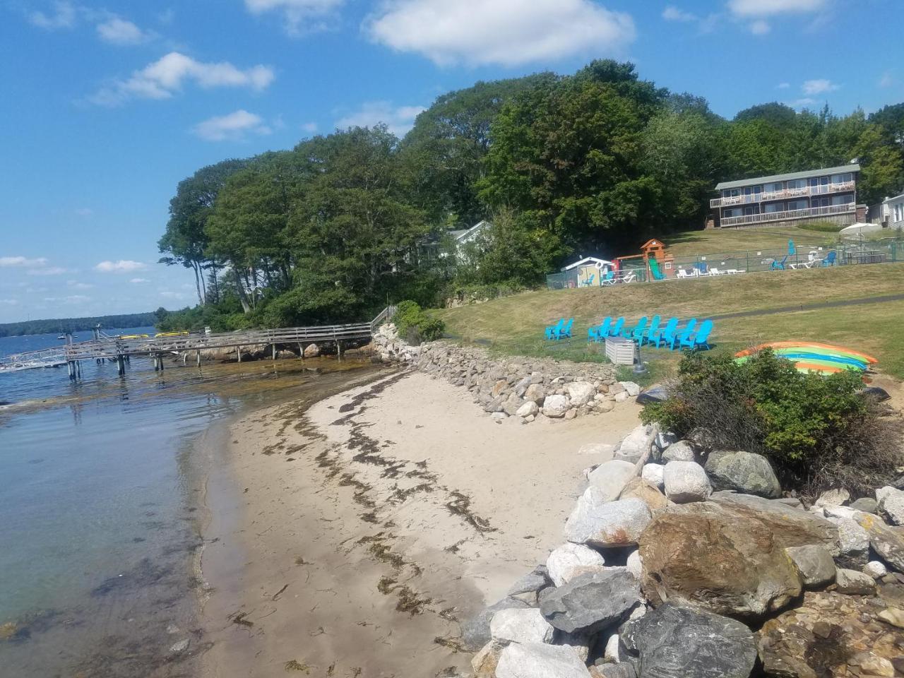Smugglers Cove Inn Dayville Bagian luar foto