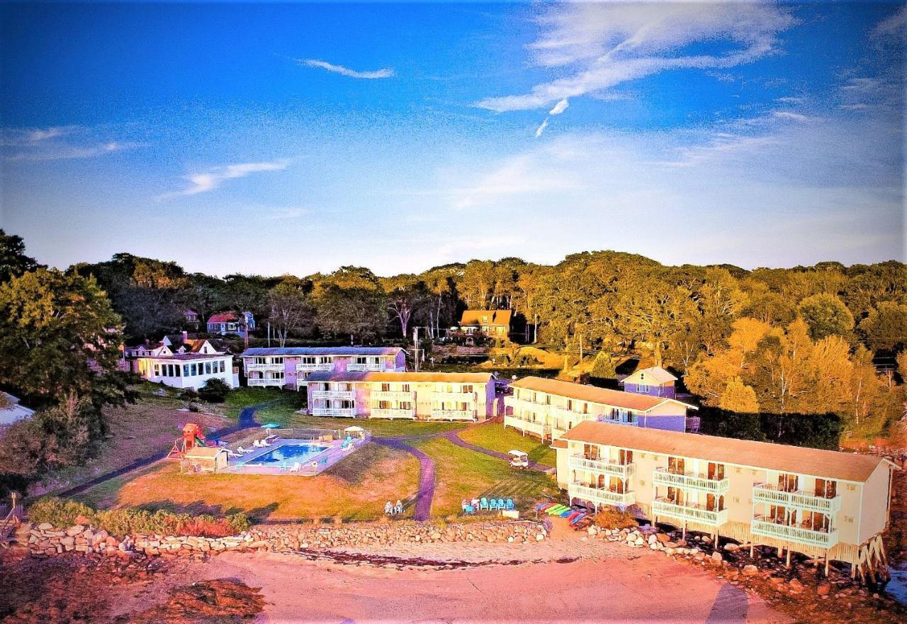 Smugglers Cove Inn Dayville Bagian luar foto