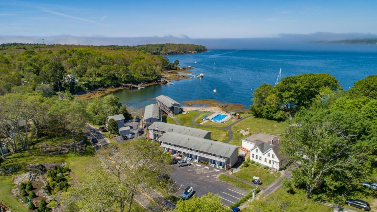 Smugglers Cove Inn Dayville Bagian luar foto